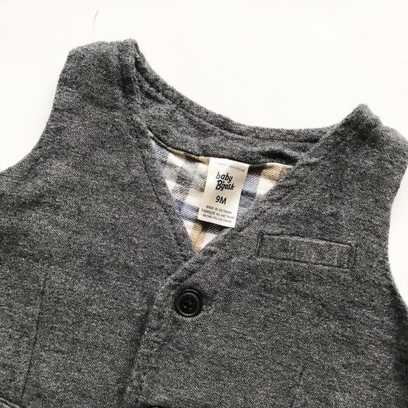 Oshkosh gray plaid lined vest EUC 9 months - Picture 2 of 5